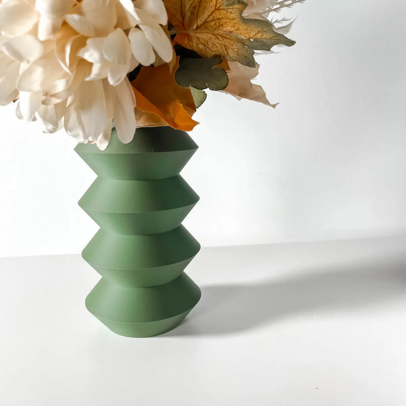 Load image into Gallery viewer, The Huso Vase, Modern and Unique Home Decor for Dried and Preserved Flower Arrangement
