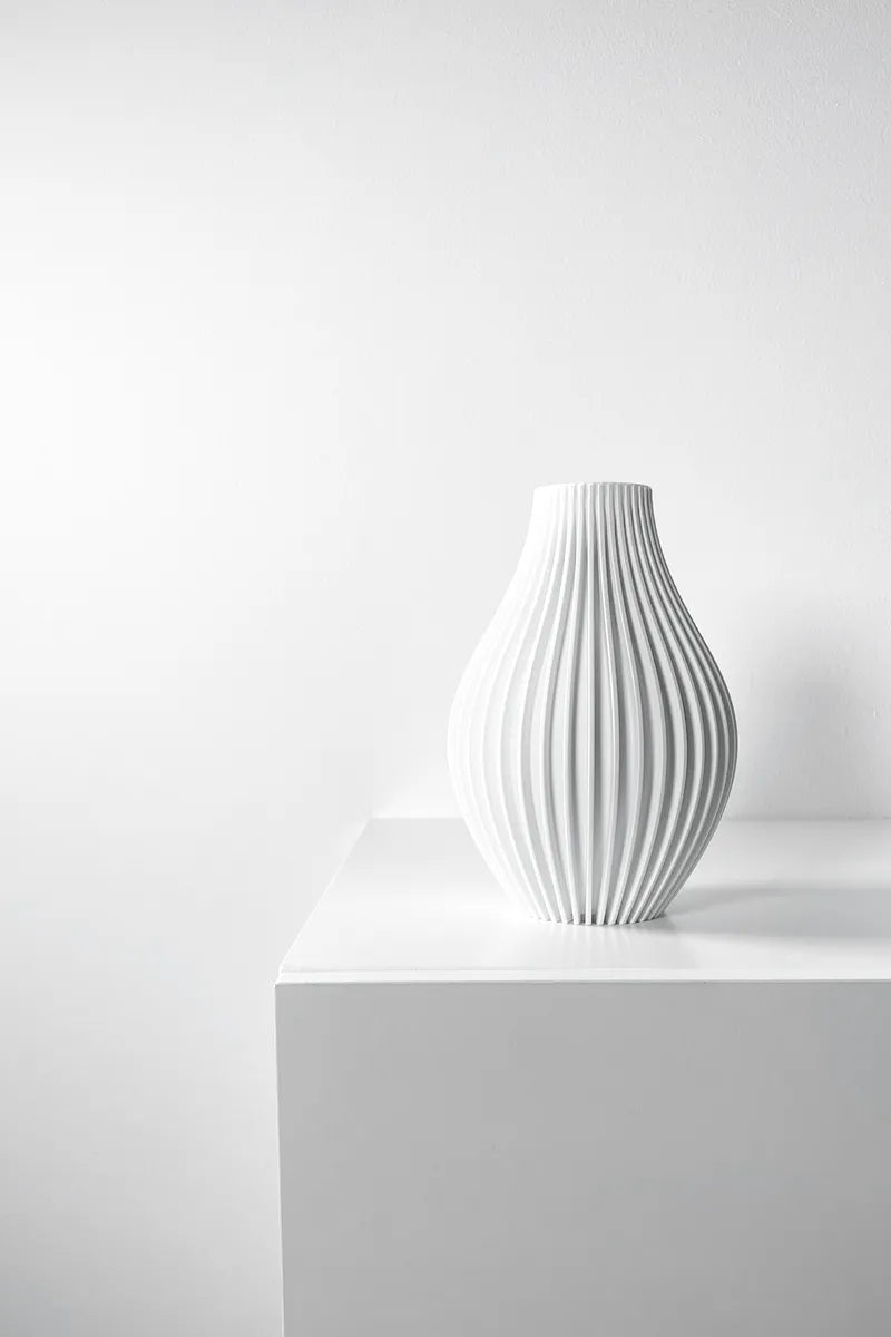 Load image into Gallery viewer, The Eres Vase, Modern and Unique Home Decor for Dried and Preserved Flower Arrangement
