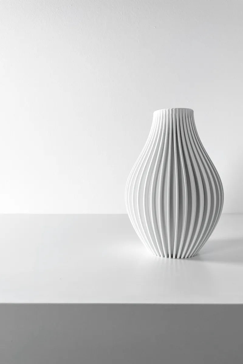 Load image into Gallery viewer, The Eres Vase, Modern and Unique Home Decor for Dried and Preserved Flower Arrangement

