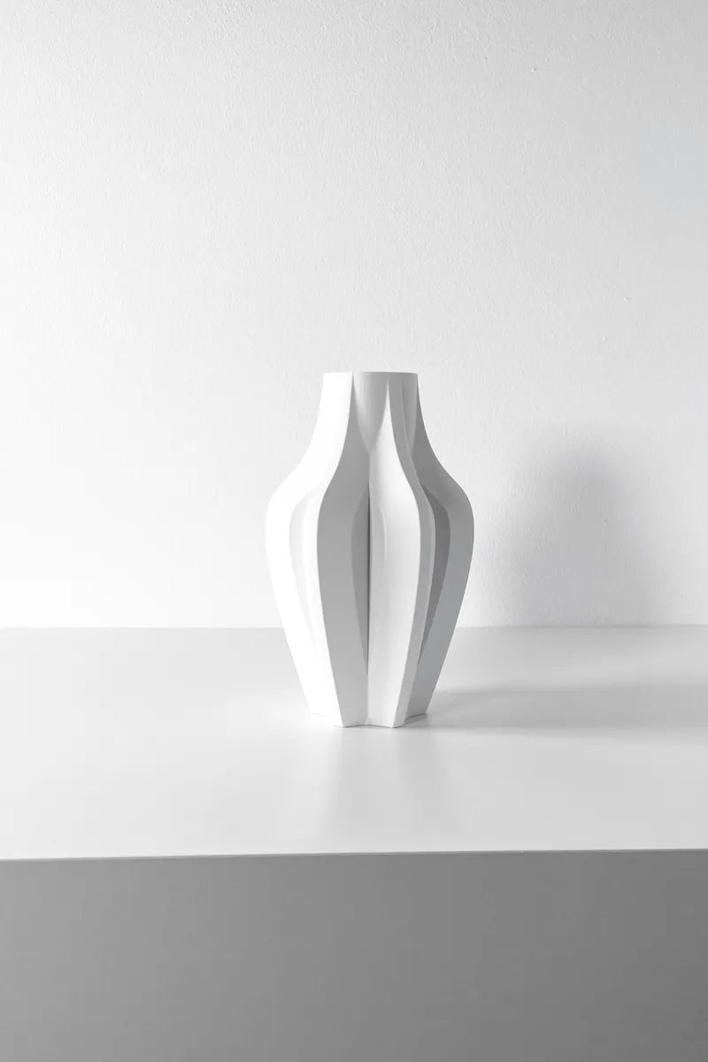 Load image into Gallery viewer, The Kasia Vase, Modern and Unique Home Decor for Dried and Preserved Flower Arrangement
