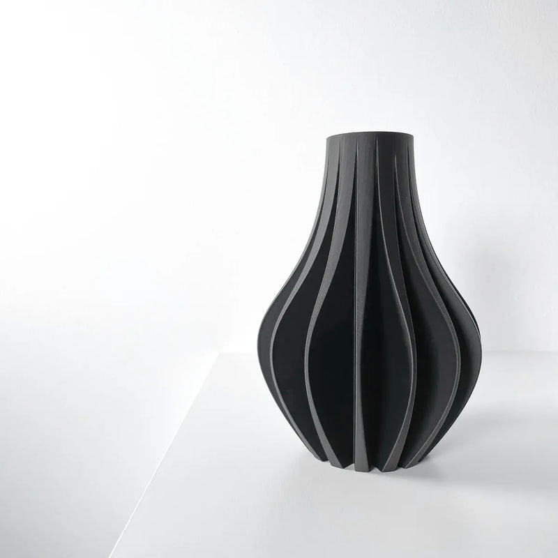 Load image into Gallery viewer, The Zolara Vase, Modern and Unique Home Decor for Dried and Preserved Flower Arrangement
