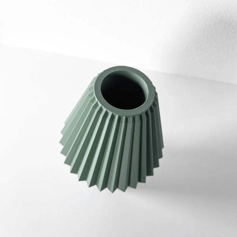 Load image into Gallery viewer, The Hivara Vase, Modern and Unique Home Decor for Dried and Preserved Flower Arrangement

