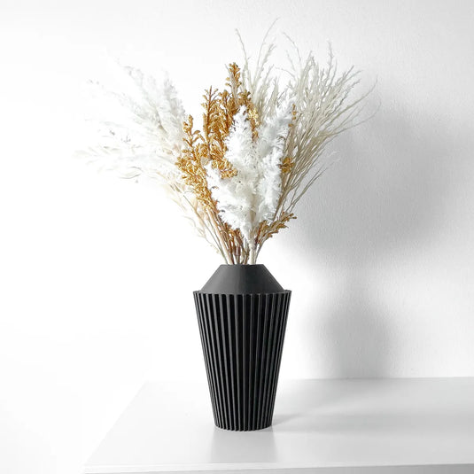 The Riveno Vase, Modern and Unique Home Decor for Dried and Preserved Flowers