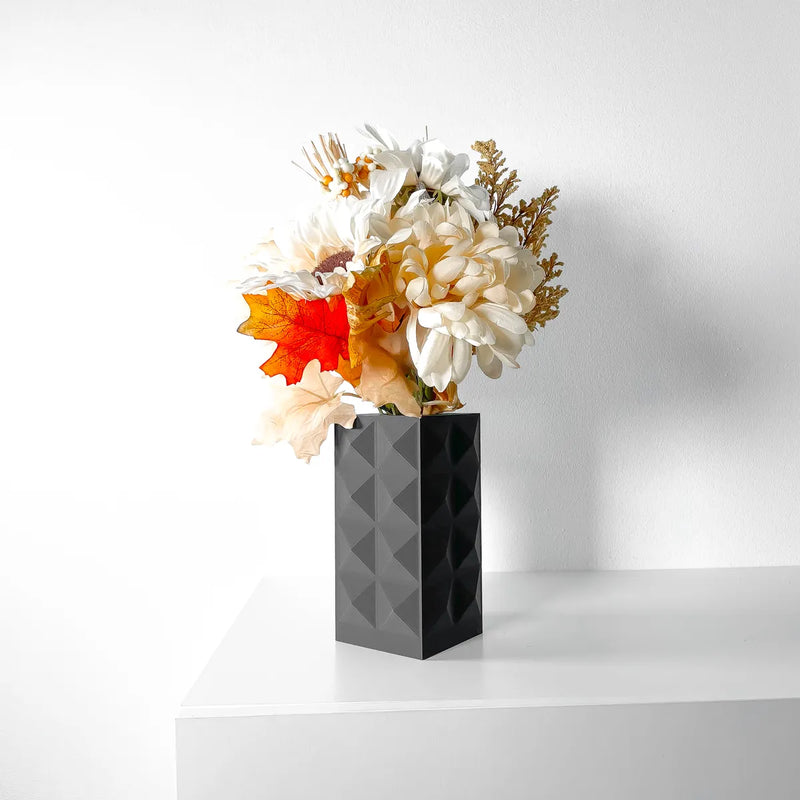 Load image into Gallery viewer, The Orme Vase, Modern and Unique Home Decor for Dried and Preserved Flower Arrangement

