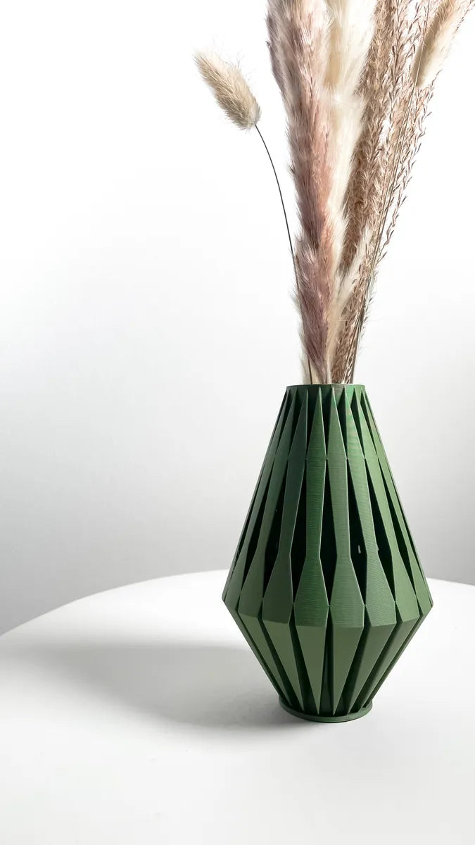 Load image into Gallery viewer, The Onde Vase, Modern and Unique Home Decor for Dried and Preserved Flower Arrangement
