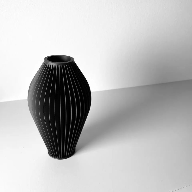 Load image into Gallery viewer, The Romere Vase, Modern and Unique Home Decor for Dried and Preserved Flower Arrangement
