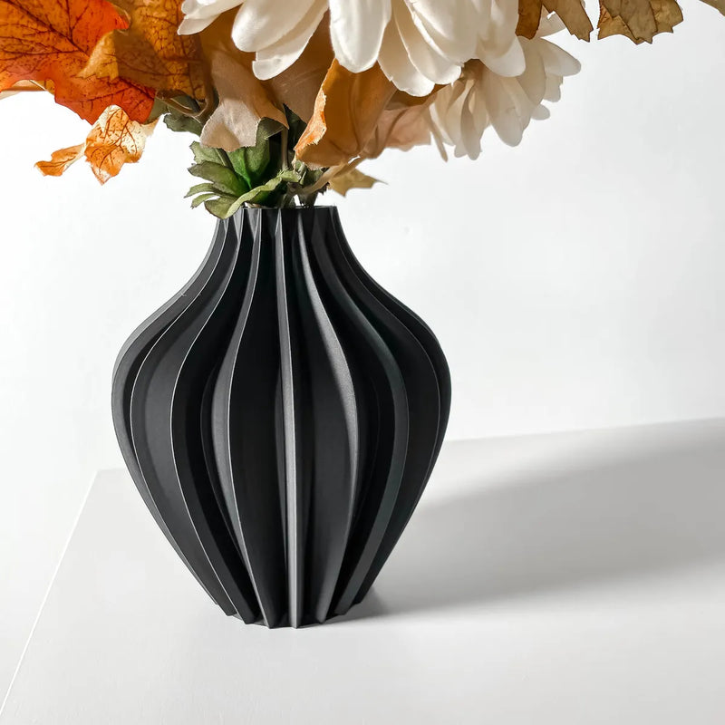 Load image into Gallery viewer, The Darin Vase, Modern and Unique Home Decor for Dried and Preserved Flowers
